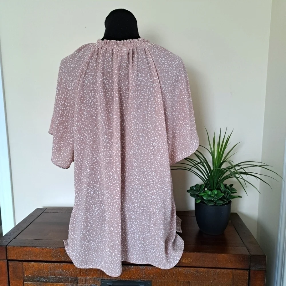 Reitmans Short Sleeve Blouse XL Dusty Pink and White Print Gathered Crew Neck - Picture 4 of 15